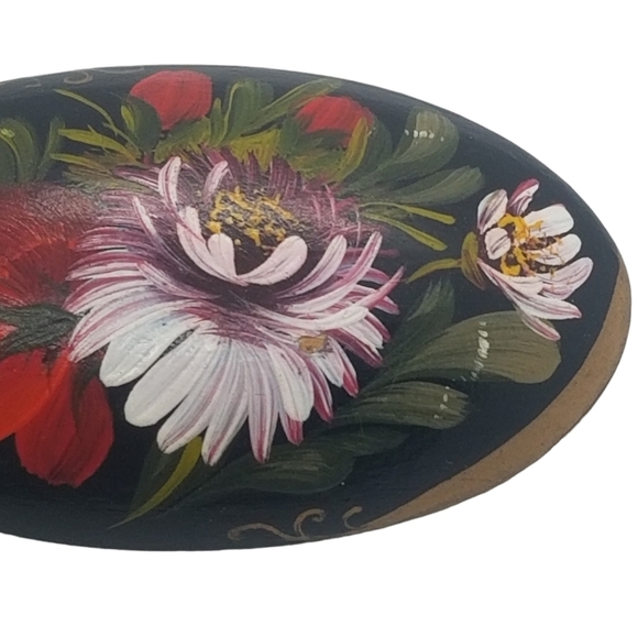 VINTAGE RUSSIAN HANDPAINTED FLORAL SCENE ON WOOD BROOCH - Picture 2 of 6
